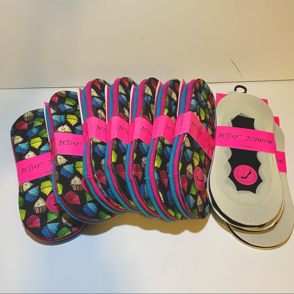 SOCK HAUL! Betsey Johnson no show, 30 pairs total